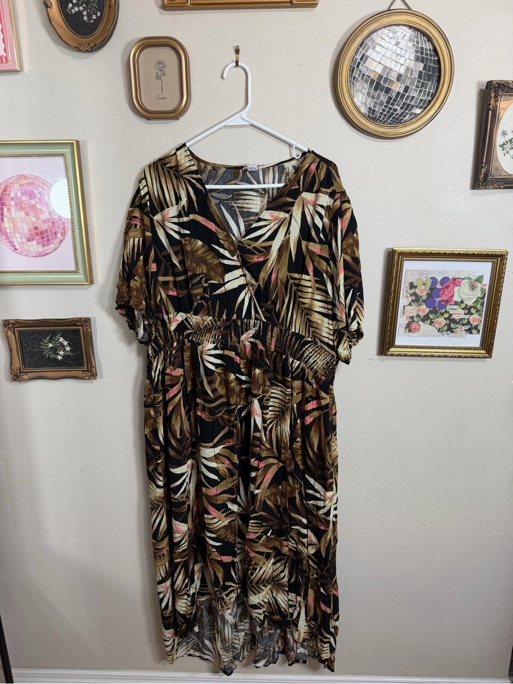 Old Navy Tropical Leaf V-Neck Maxi Dress - Black/Gold/Pink